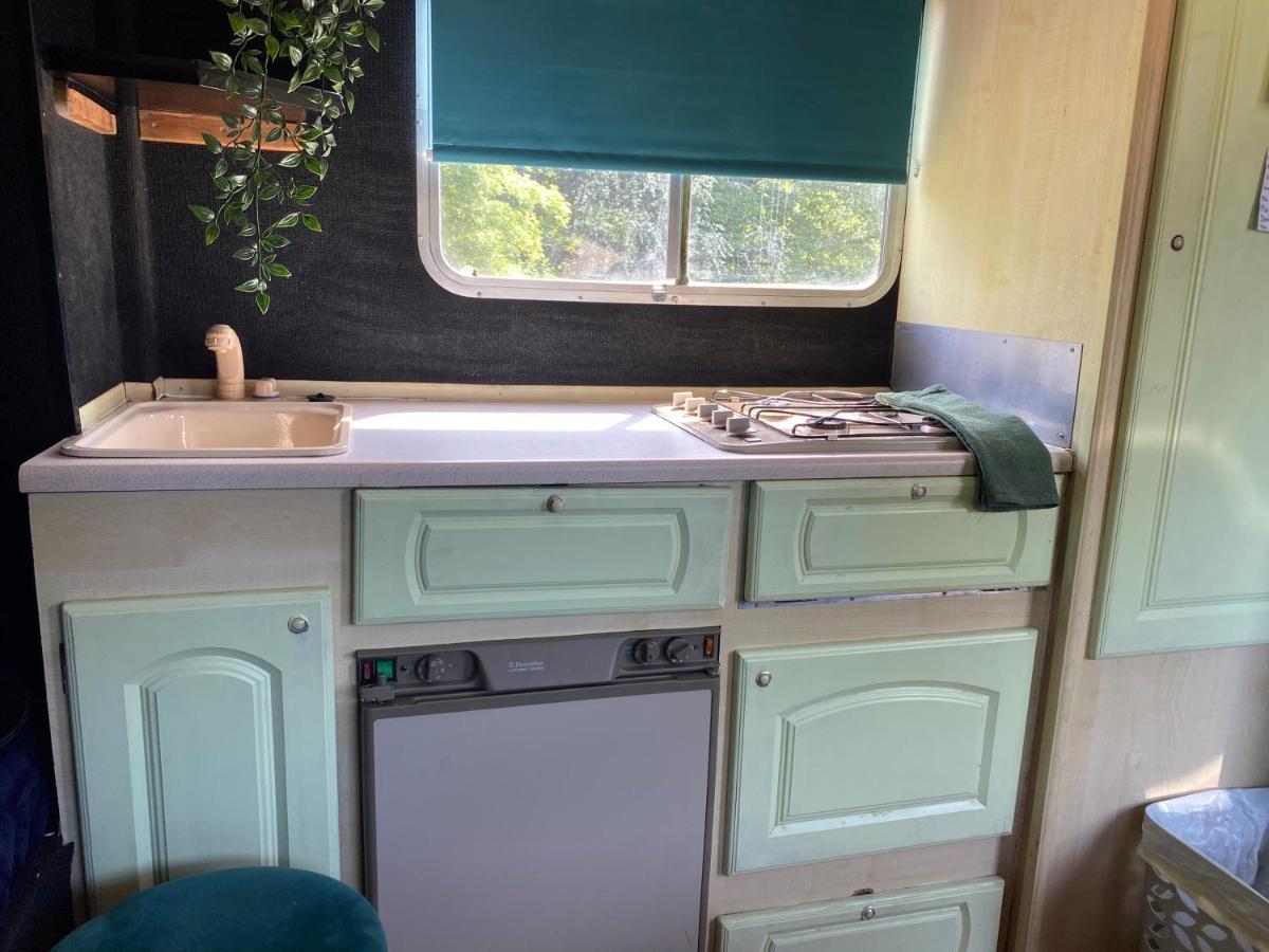 Готель Hettie The Horsebox Henley-on-Thames Екстер'єр фото